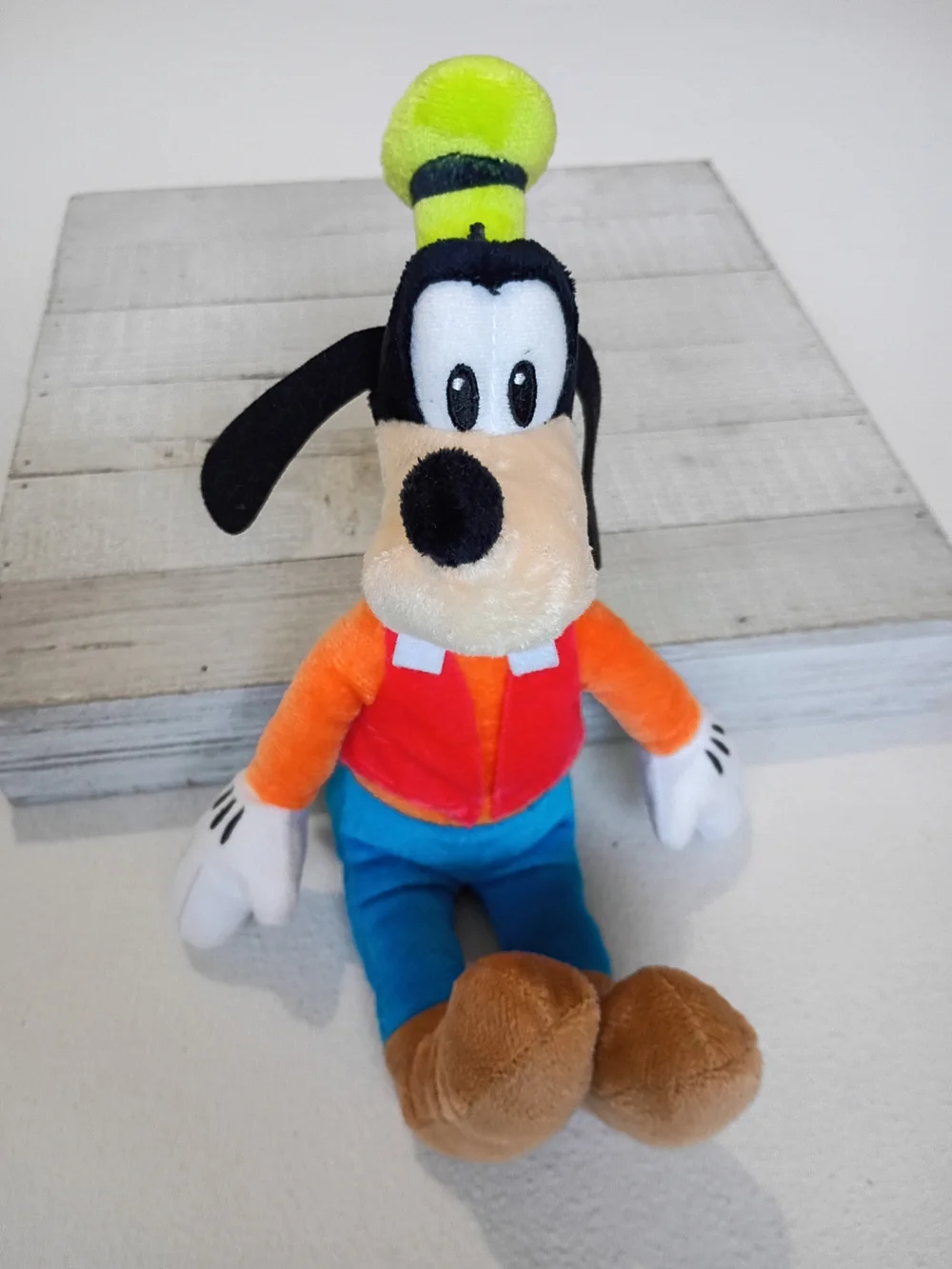 Disney Junior Goofy Plush 11